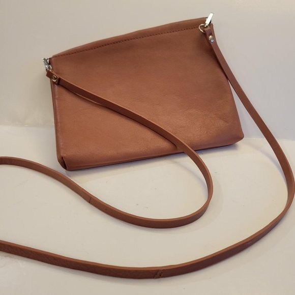 HOTTER small brwon leather shoulder/cross body bag with snap closure - Picture 4 of 5